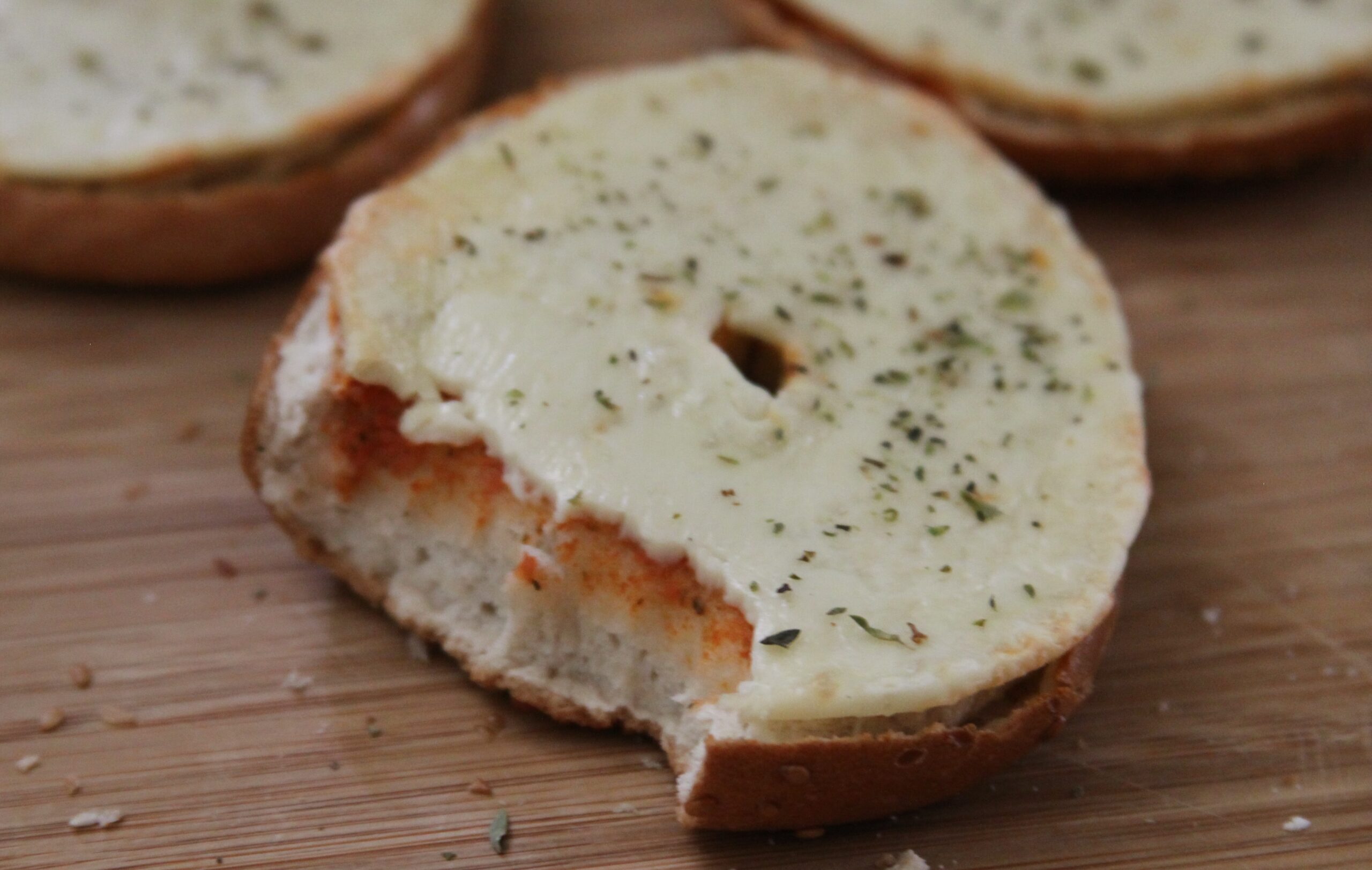 Air Fryer Frozen Cheese Pizza Bagels
