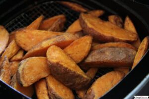Air-Fryer-Frozen-Sweet-Potato-Wedges-1024x683