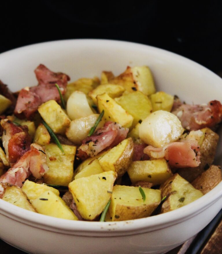 Air Fryer Garlic Potatoes With Bacon