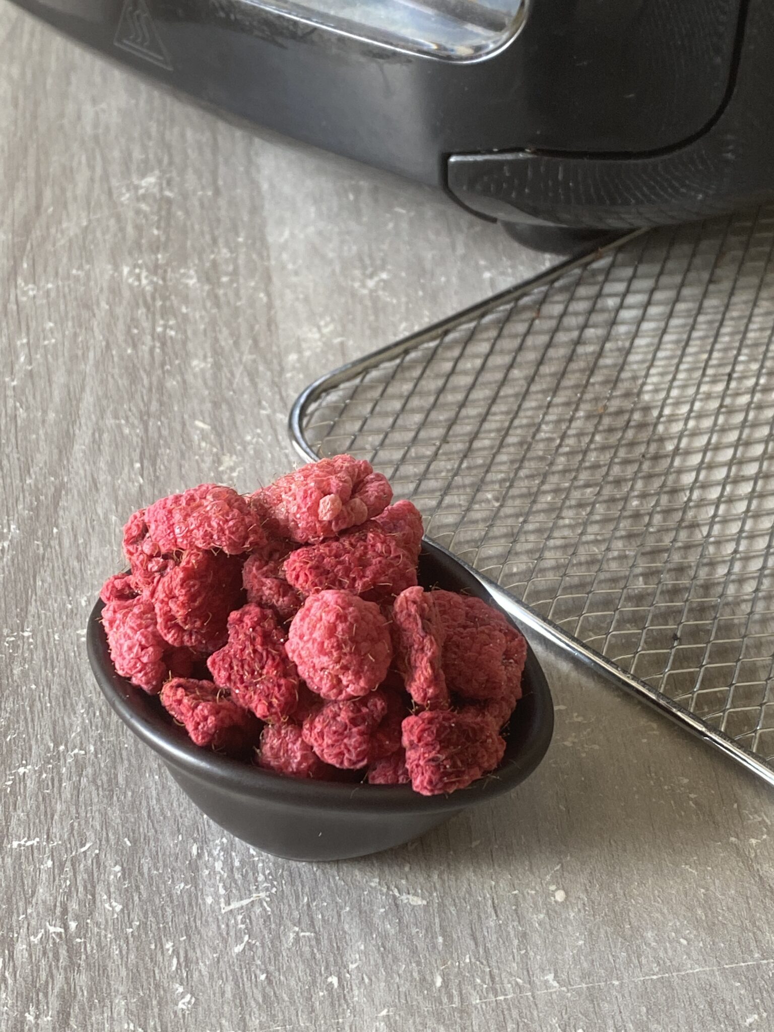Dehydrate Raspberries In The Air Fryer - Kitchen Gadgets Club