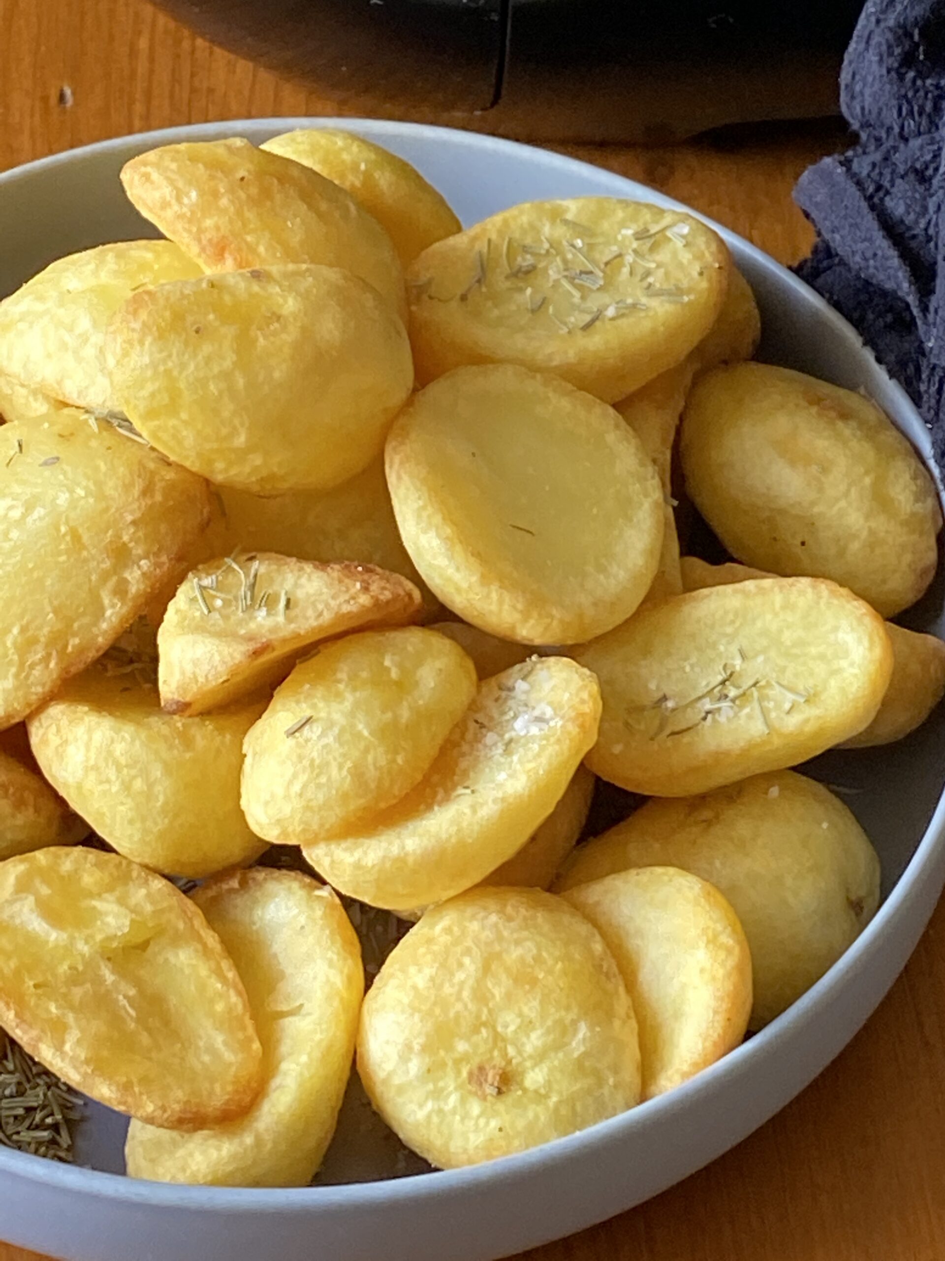 air fryer frozen roast potatoes