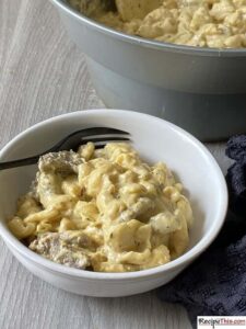 slow-cooker-steak-mac-and-cheese