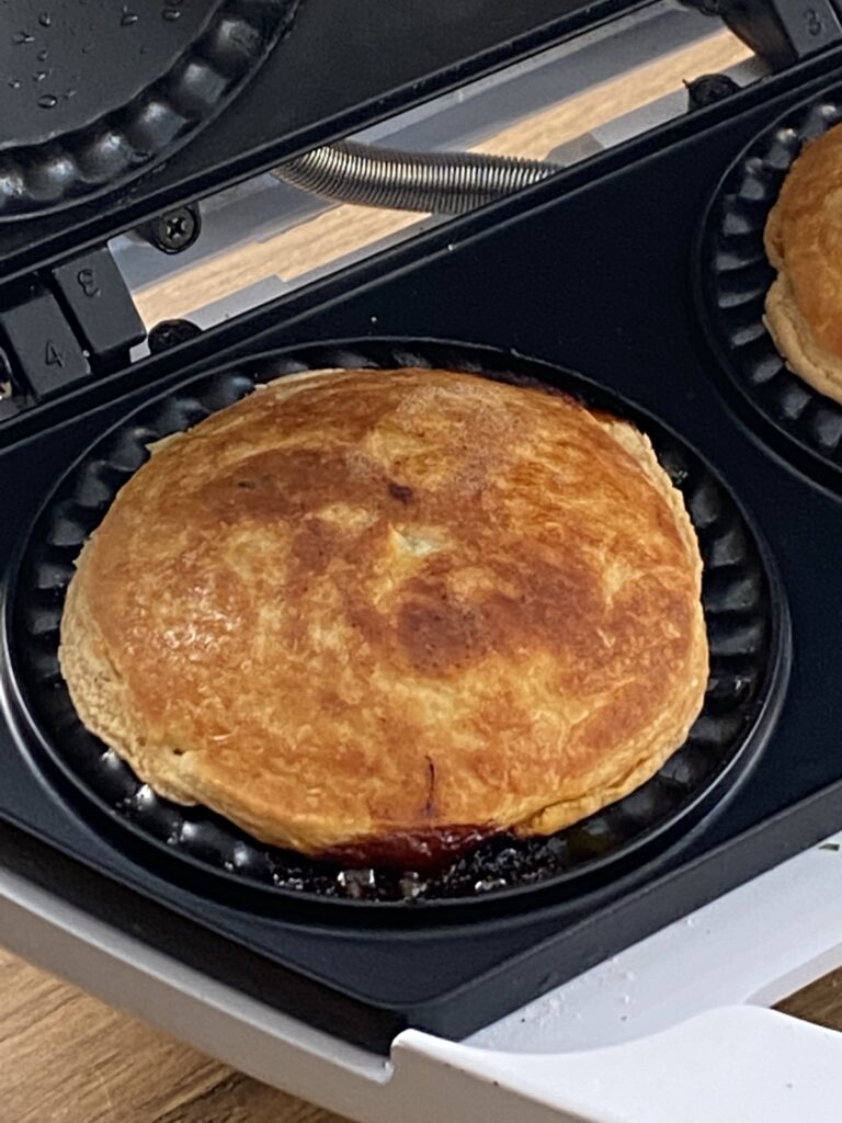 pie maker meat pies