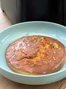 round lemon drizzle cake