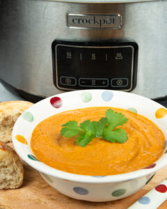 slow cooker parsnip curry soup