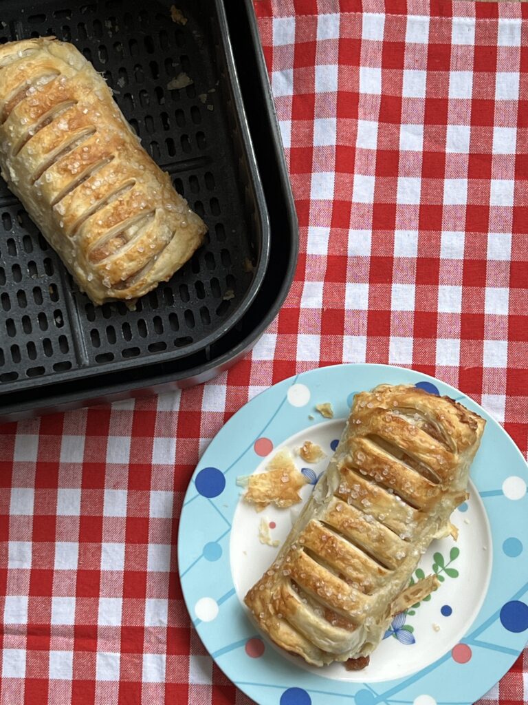 Air Fryer Frozen Apple Strudels