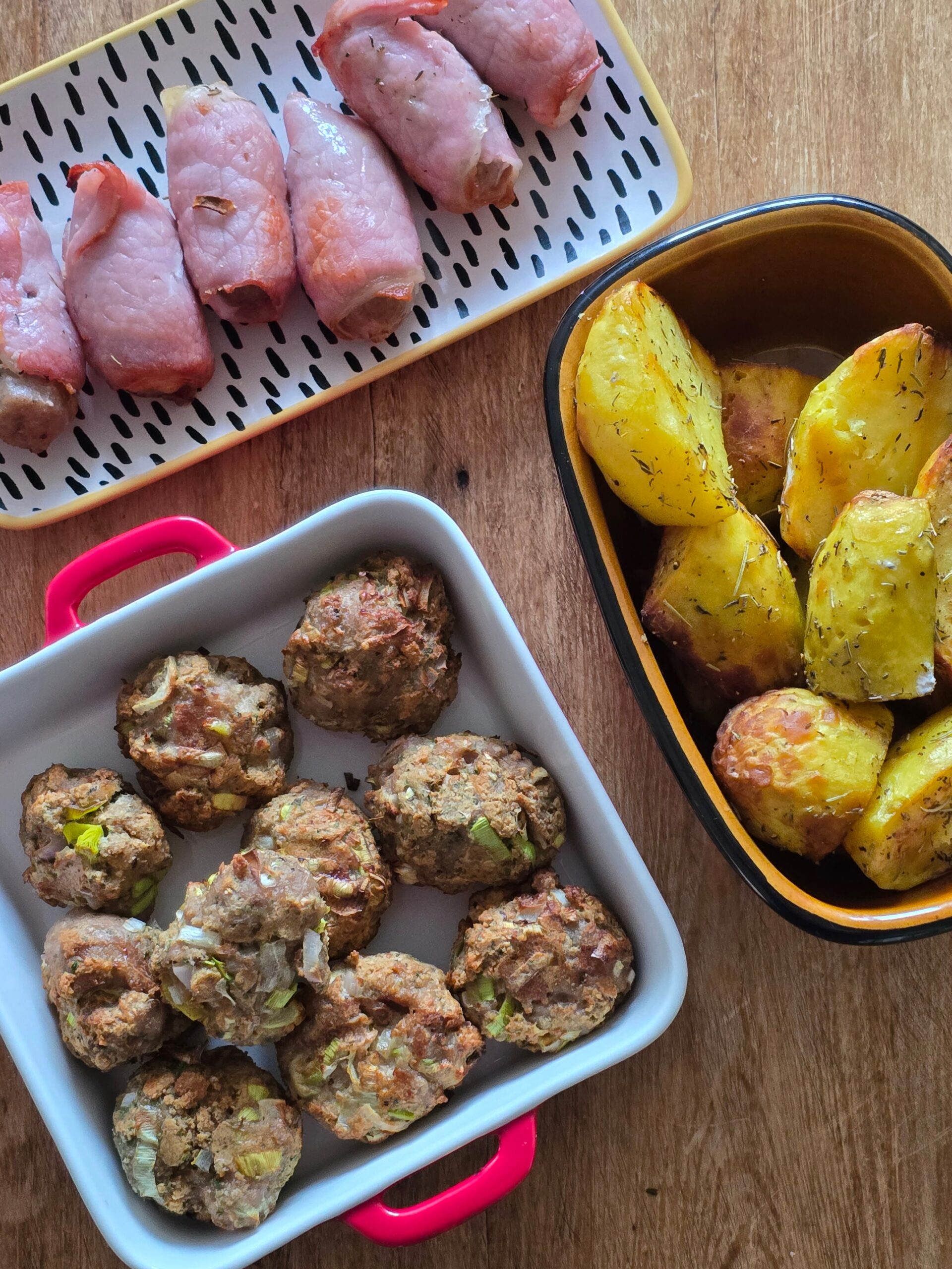 Air Fryer Dual Roast Potatoes, Stuffing & Pigs In Blankets