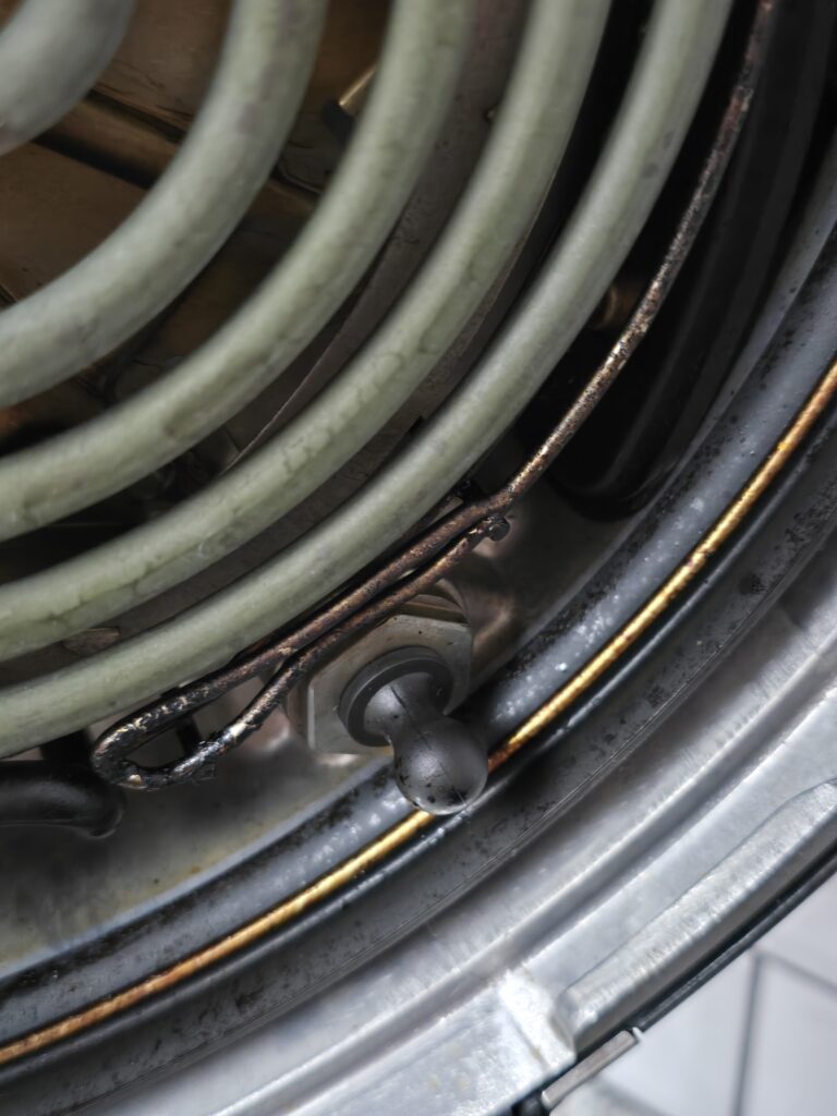 unscrew the probe from the lid