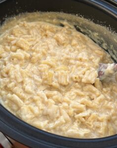 slow-cooker-macaroni-pudding