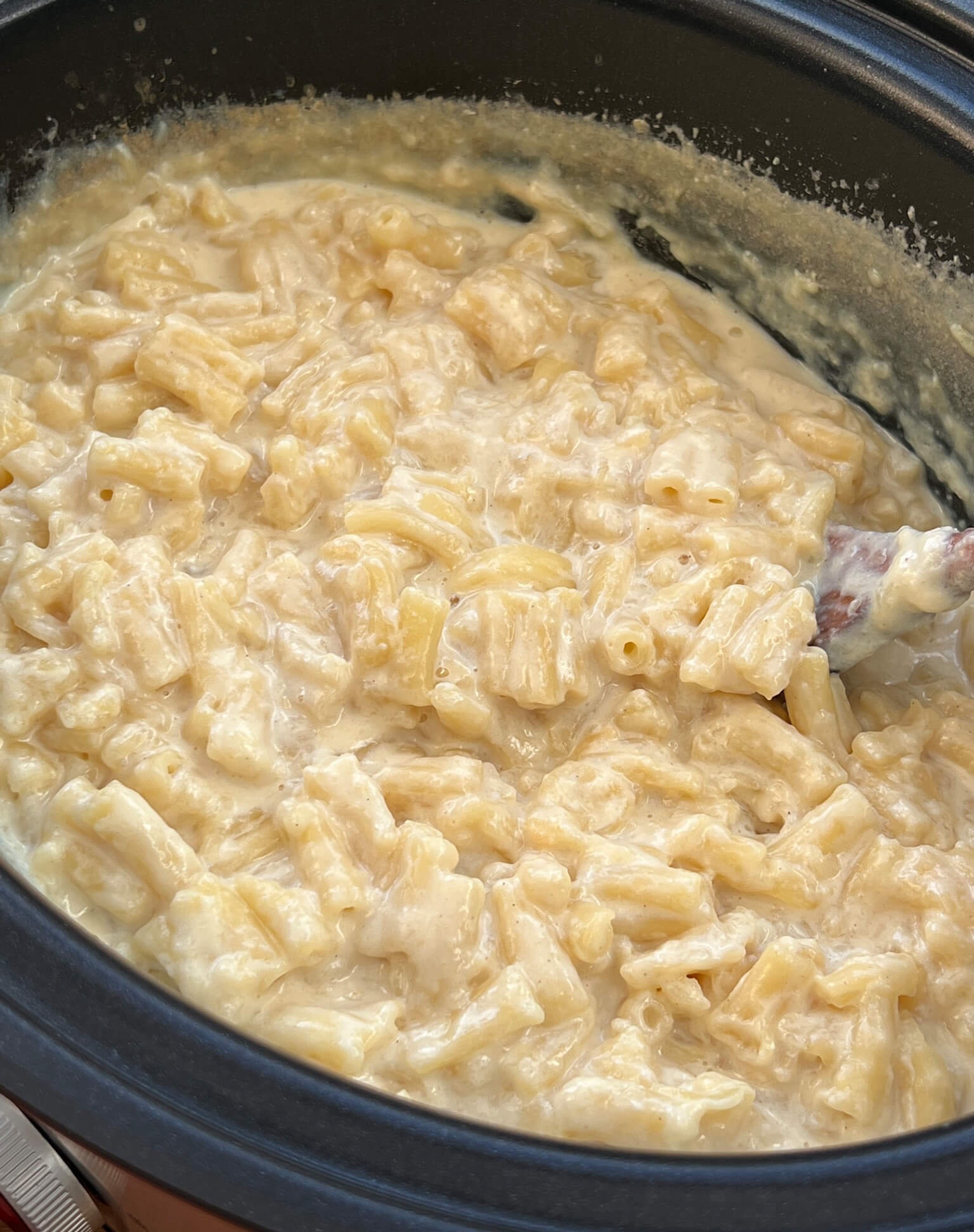 slow-cooker-macaroni-pudding
