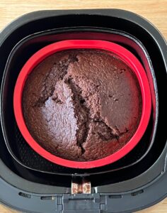 Air-Fryer-Chocolate-Cake