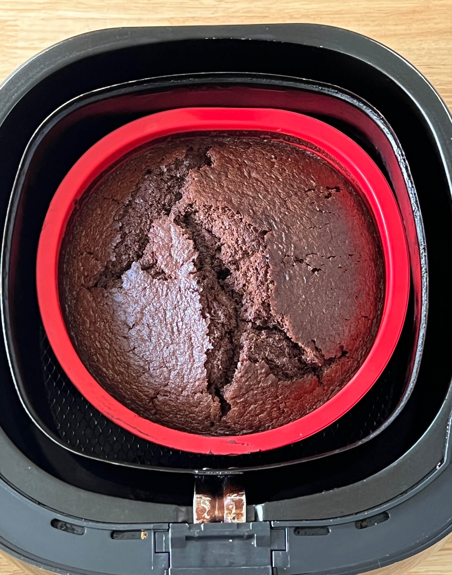 Air-Fryer-Chocolate-Cake
