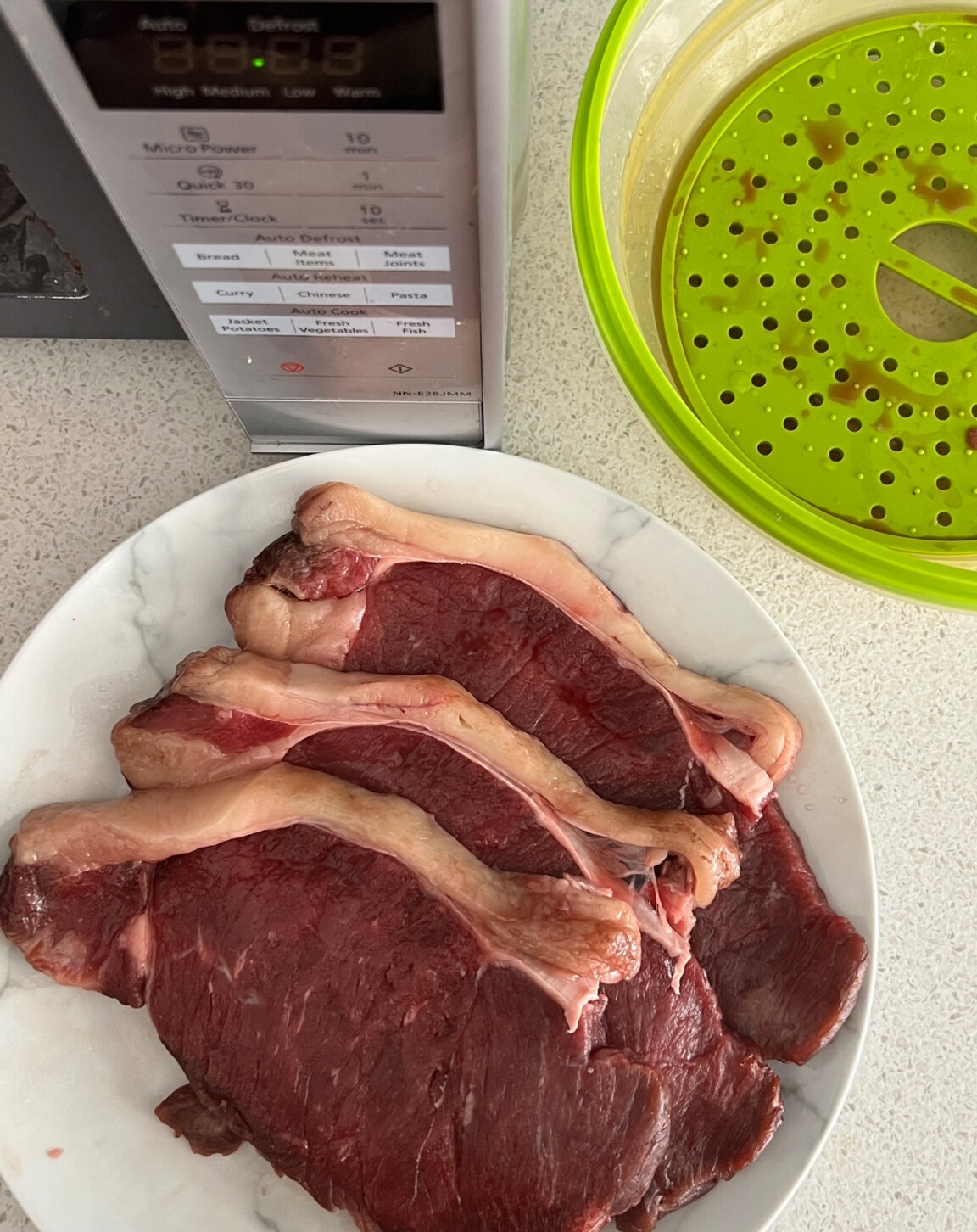 Defrost-Steak-In-Microwave