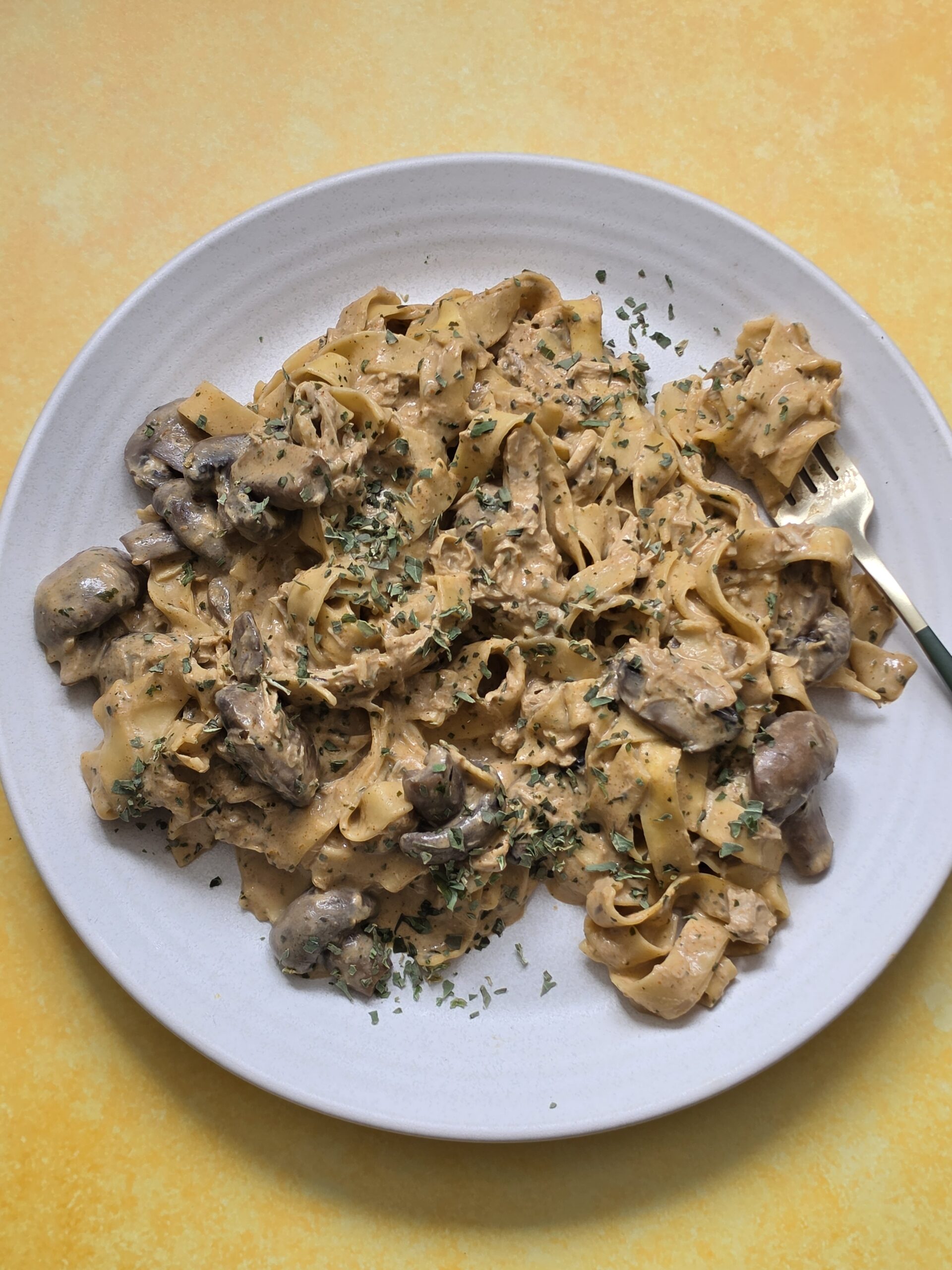 slow cooker chicken stroganoff