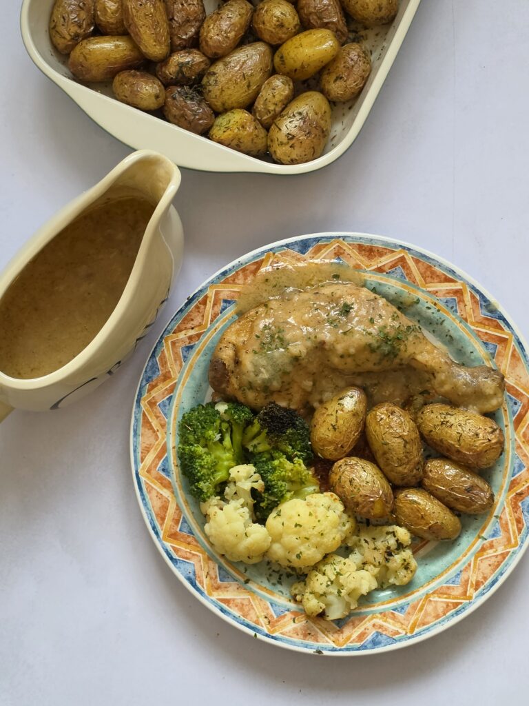 slow cooker chicken with gravy and potatoes and broccoli