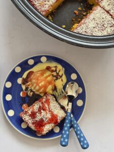 slow cooker jam sponge pudding